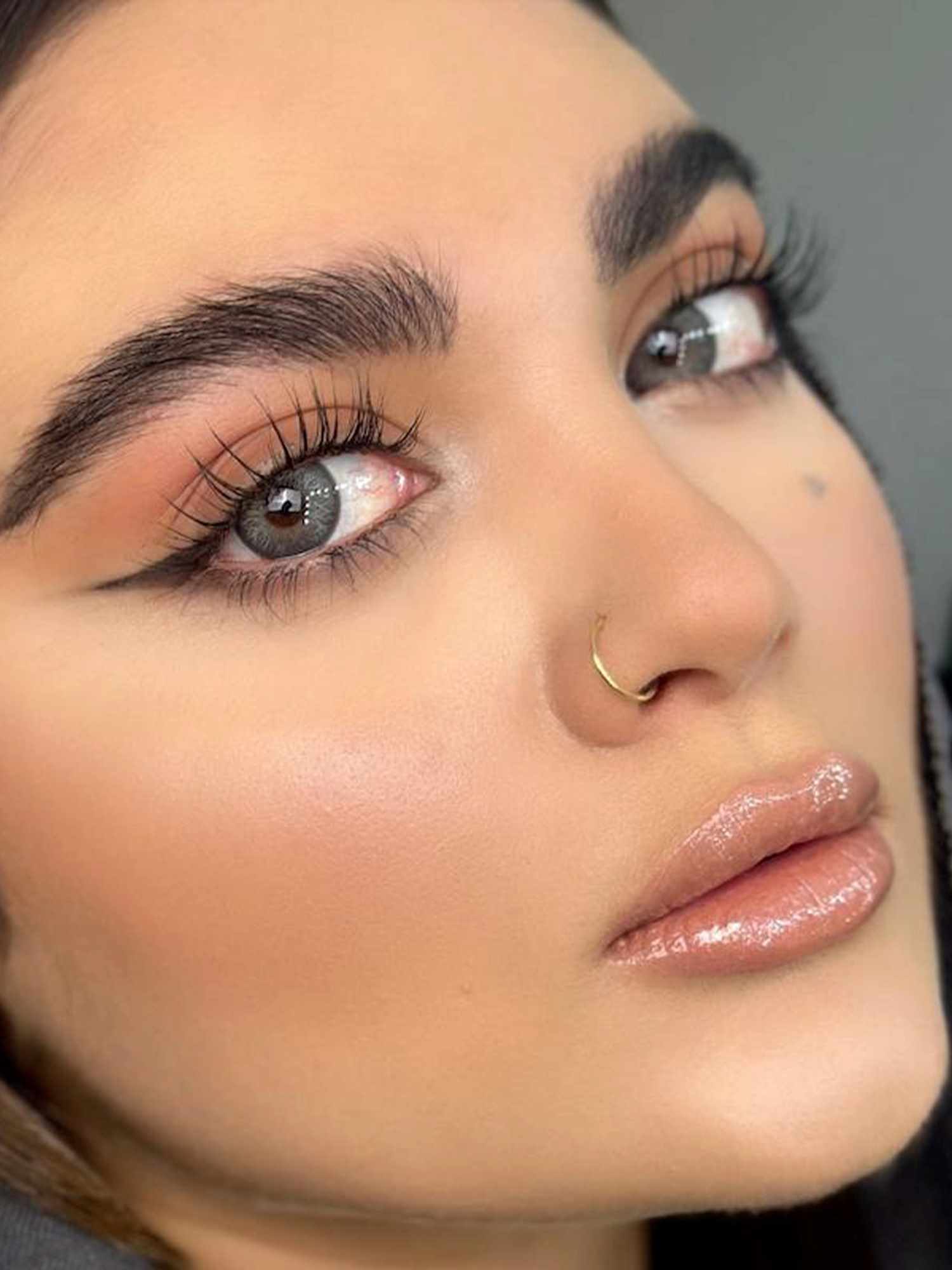 لنز رنگی سالانه یونیک نیاگارا طوسی دور مشکی