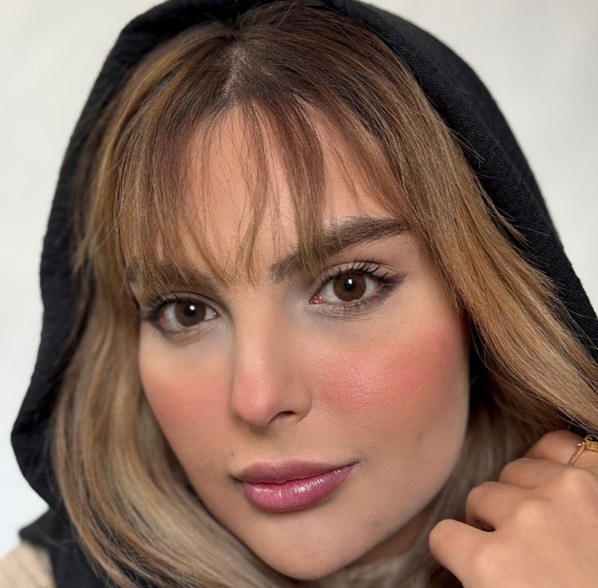 لنز رنگی سالانه نچرال هیزل یونیک