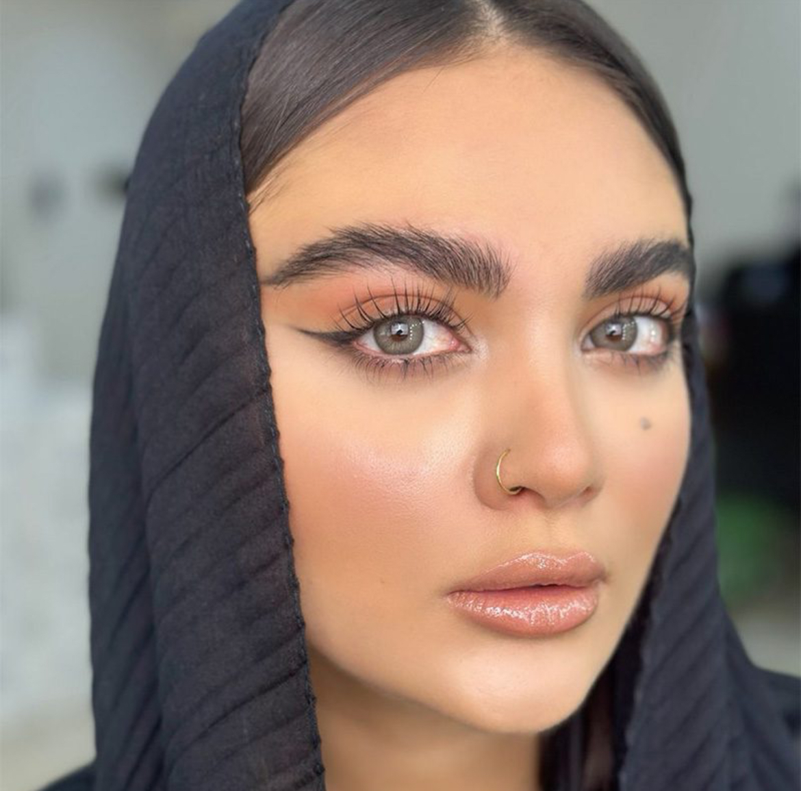 لنز رنگی سالانه مون یونیک طوسی