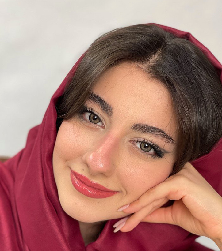 لنز رنگی سالانه دارک گری یونیک طوسی با مرکزیت عسلی و دور مشکی
