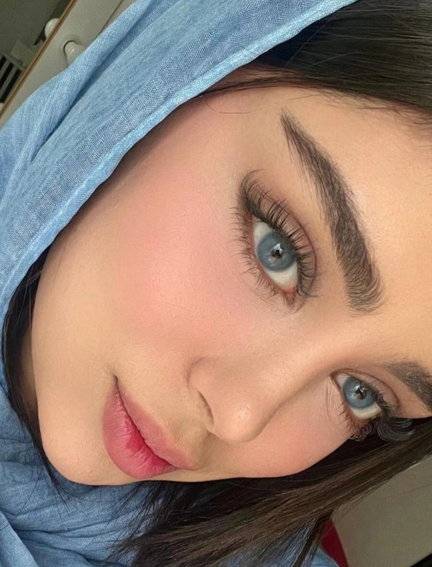 لنز رنگی سالانه دیزی یونیک آبی تیله ای بدون دور