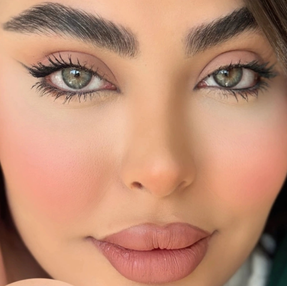 لنز زیبایی فصلی کلوپاترا گری یونیک